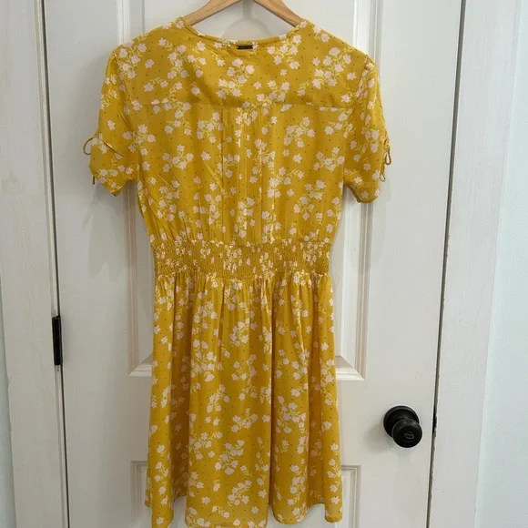 Billabong Yellow and White Floral Mini dress - Picture 10 of 11